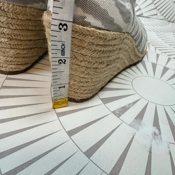 Toms Desert Ankle Boots Chukka Womans Size 7.5 canvas Wedge‎ Heels - Picture 5 of 5